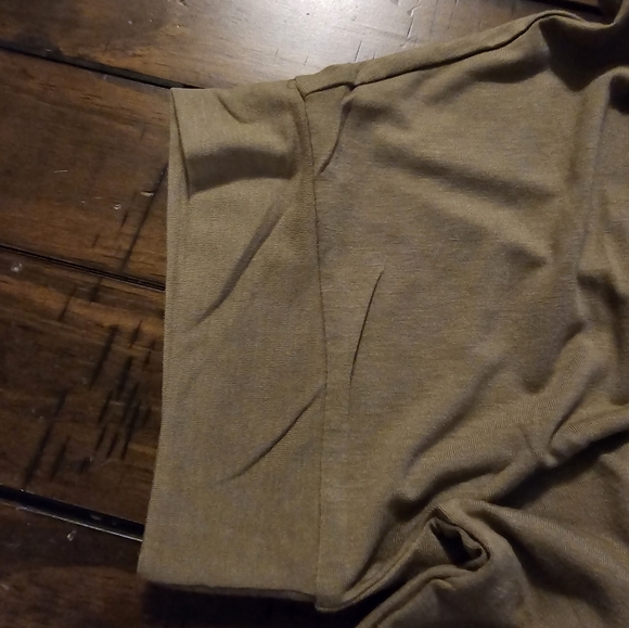 Zenana NWOT Romper Olive Green with pockets - Picture 4 of 7